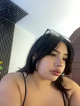 LiliMilk_21 webcam