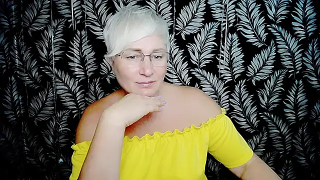 Olivia_playful webcam