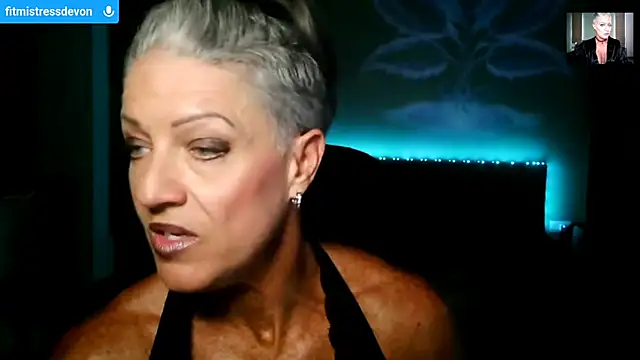 Devon2020 live cam on StripChat