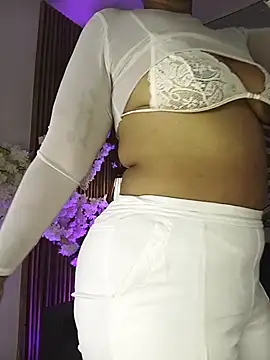 EbonyHorrny webcam