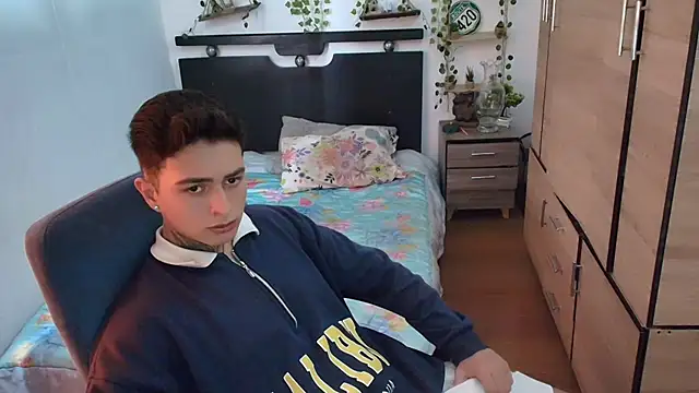 santii_ss (M young) - 👿👋first cum !!!!!!!!!    💦💦💦