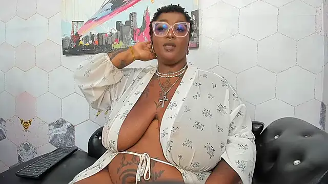 Anaa_Fuentess live cam on StripChat