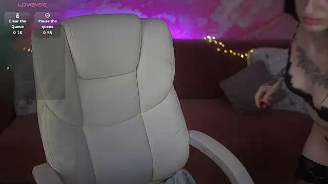 EmilyyMoon webcam
