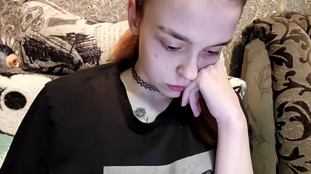 CaraDelevingnee webcam