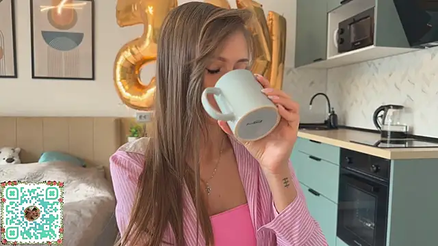 MonaBlisss webcam