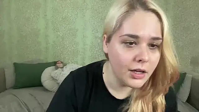 IvyLebelly webcam
