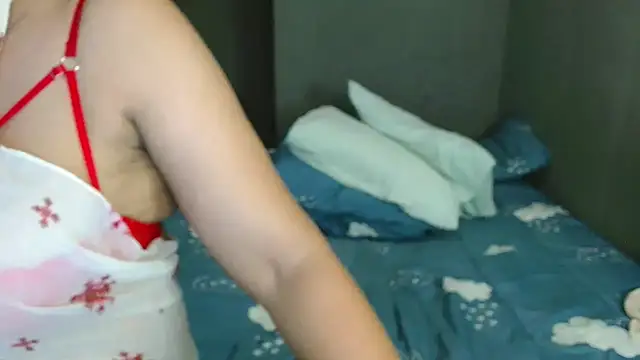 Lillyan_N webcam