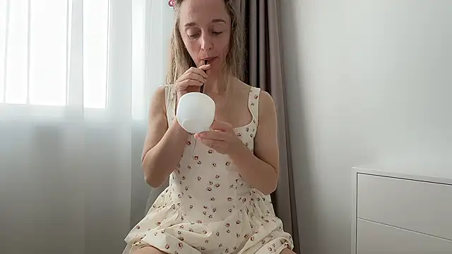 ShySchoolGirl webcam