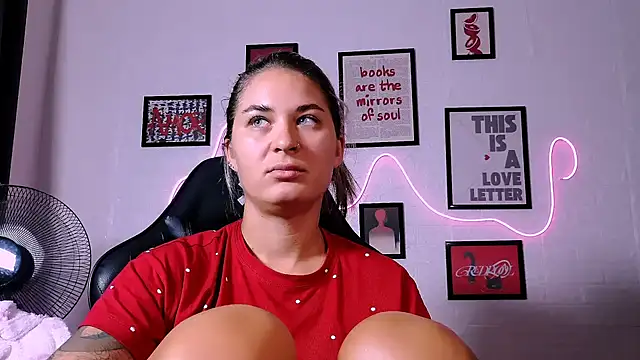 AlisaFrost webcam