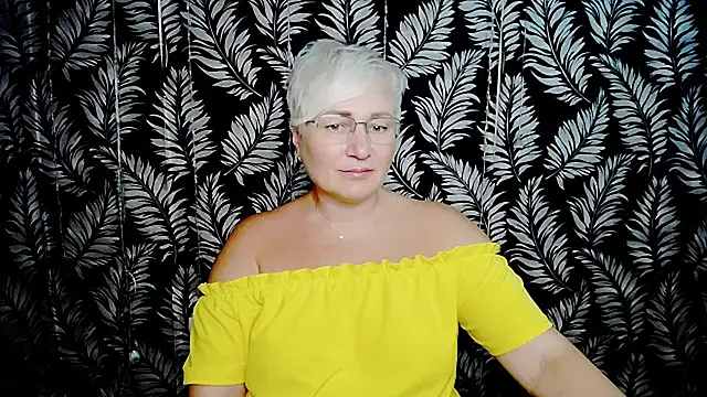 Olivia_playful webcam