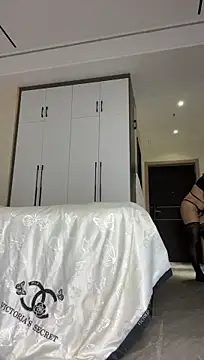mo-mo-69 webcam