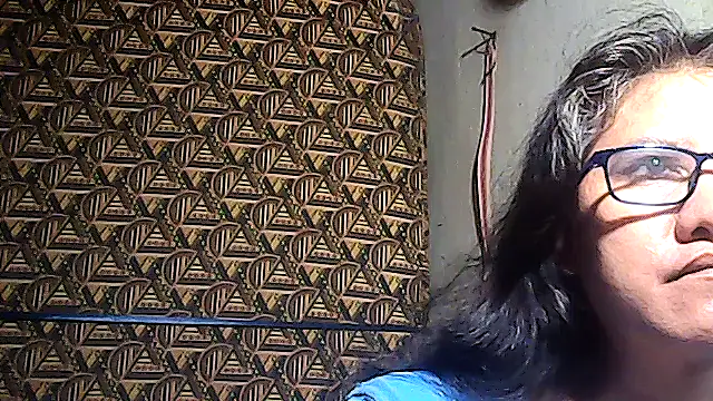 sweetsosie18 live cam on StripChat