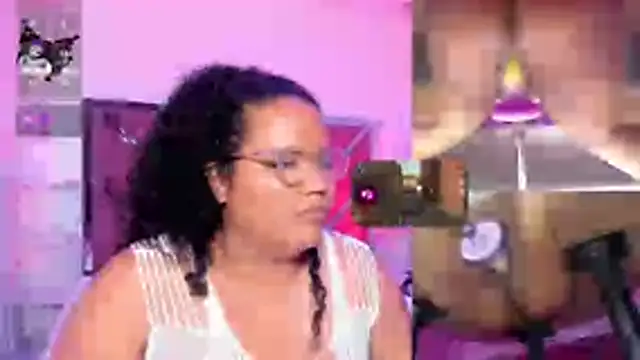 MhiaRey webcam