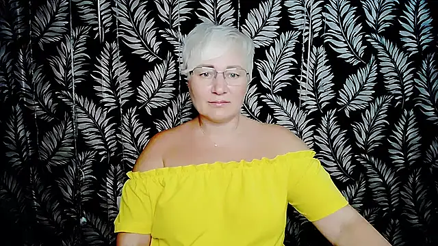 Olivia_playful webcam