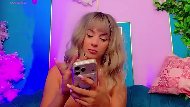 AriannaSins webcam