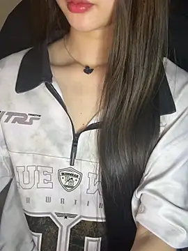 Yiyina_17 webcam