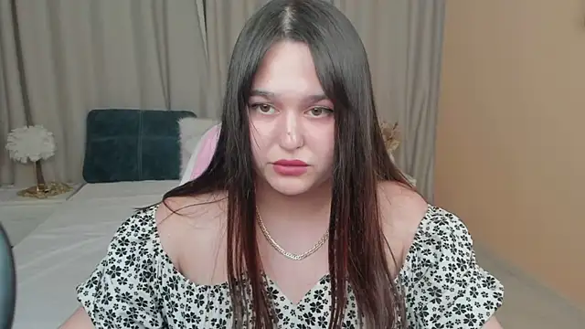Mila_Vogue webcam
