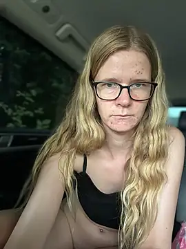 Bikergirl_97 webcam