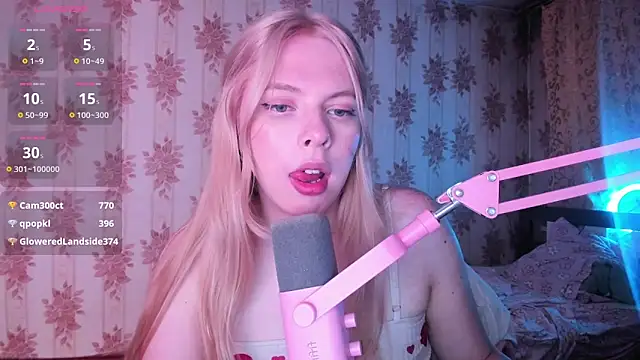 Cutie_Bambi webcam