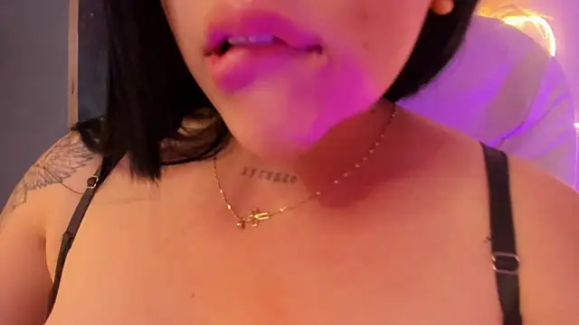 ViolettaHotLatin_ webcam