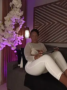 EbonyHorrny webcam