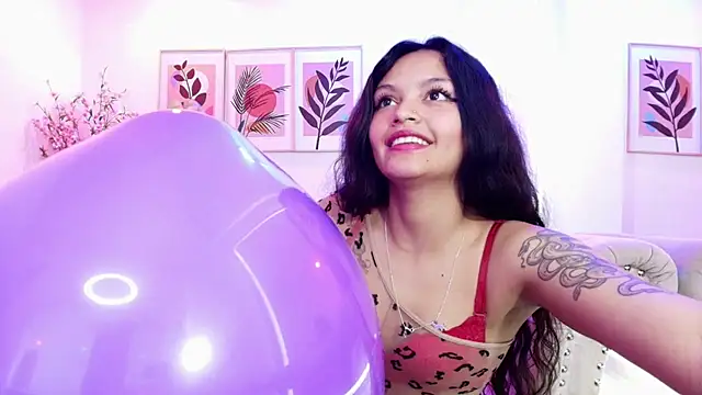 Maddie_T18 webcam