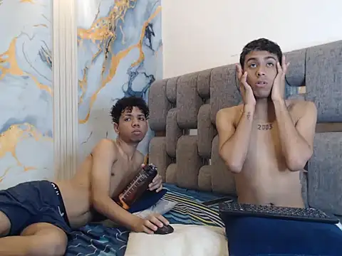 CUTE_BOYS2026 webcam