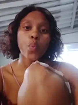 EbonyJuicyAss webcam