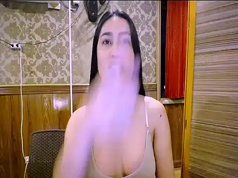 solana_elowen webcam