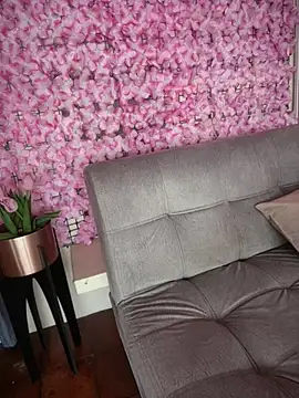 LunaGomez_Pink webcam