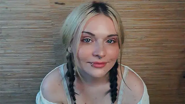 KaleyMahunik webcam