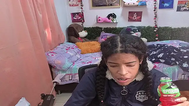 thianahorny webcam