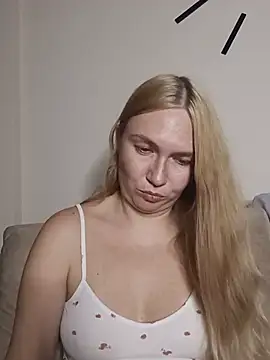 KisaVixen live cam on StripChat