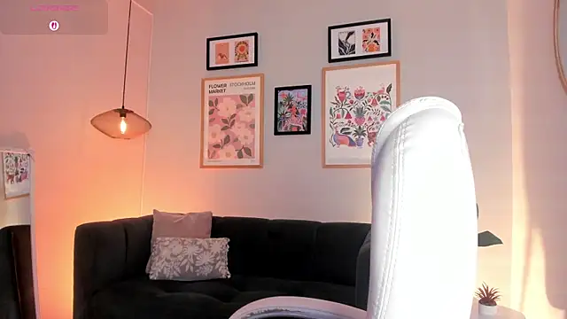Tiffany_Low webcam