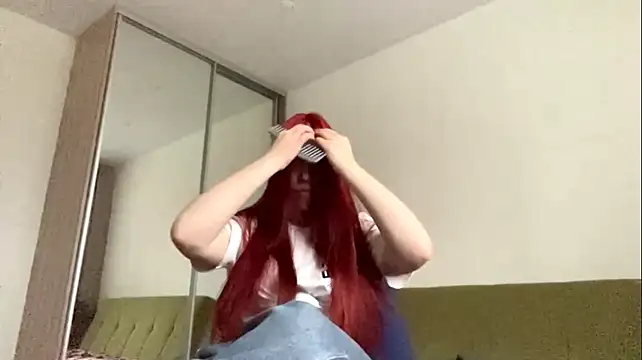 SelenShine live cam on StripChat