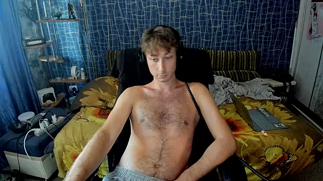 CuteBoy228 webcam