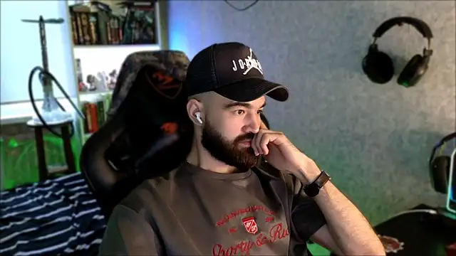 _Serious_Man webcam