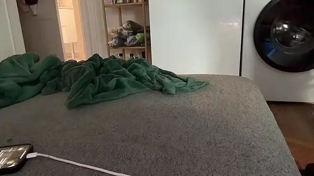 nanaisbackk webcam