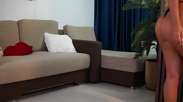 LucyyRosse webcam
