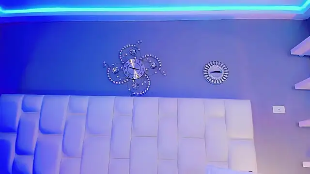 Kisses_Sophia live cam on StripChat