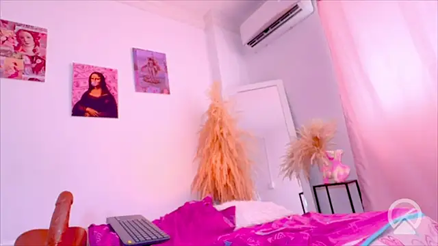 AMAIAA_LOVE webcam