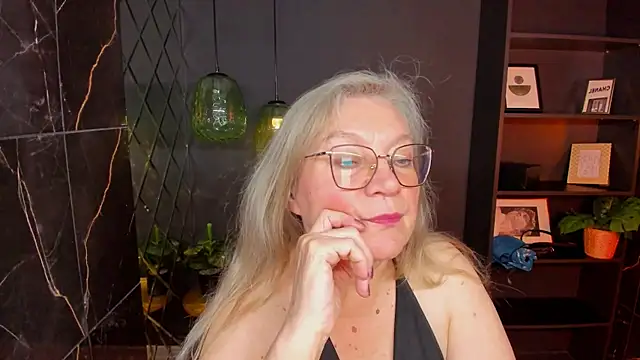 NataliMellow live cam on StripChat