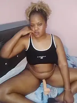 Yvone254 webcam