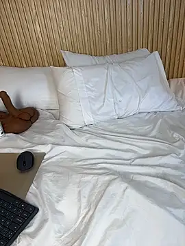 NahimiThompson webcam