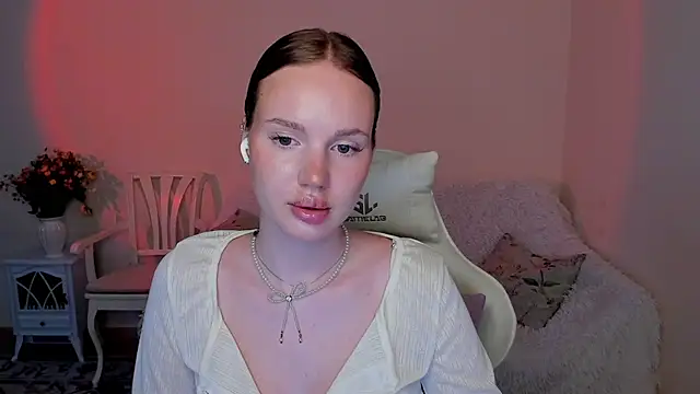 MishkaMe webcam