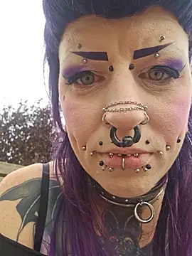 Purple_Coffin666 webcam