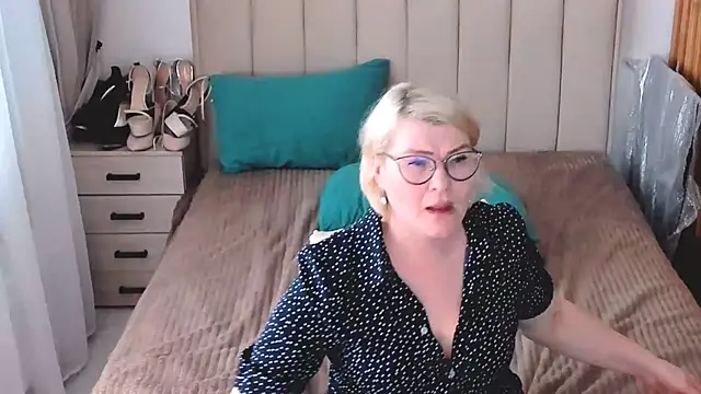 sabrinamacmarren webcam
