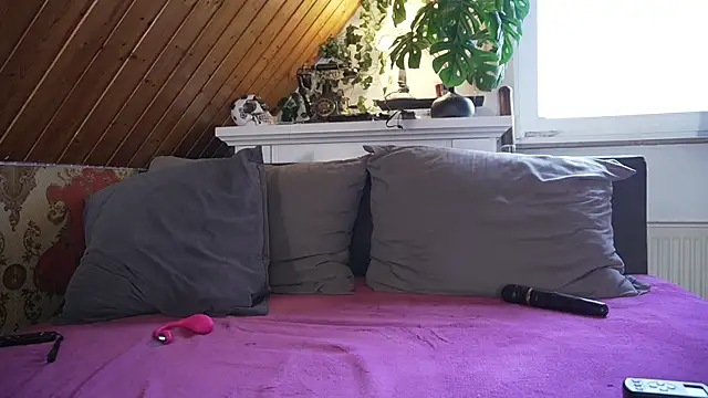 TessaWinter webcam