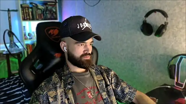 _Serious_Man webcam