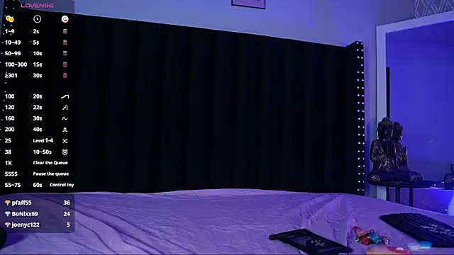 kinkylittlegirll webcam
